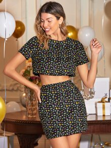 Geegee's Shop 滿版印花短款T恤和裙子套裝 - 彩色 - 查看 4