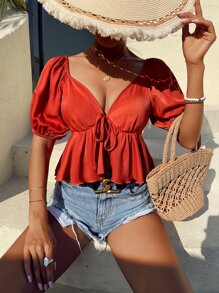 雞心領口泡泡袖前繫帶荷葉邊下擺襯衫 - 紅色 - 查看 1