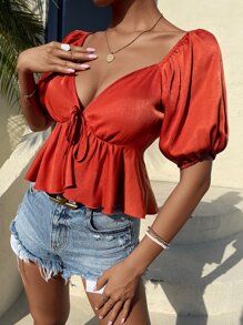 雞心領口泡泡袖前繫帶荷葉邊下擺襯衫 - 紅色 - 查看 5