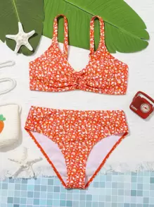 少女碎花比基尼套装 夏日海滩