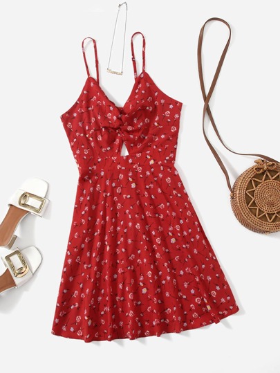 فستان كامي مزهر بربطة خلفي ومطوي امامي مقاس كبير