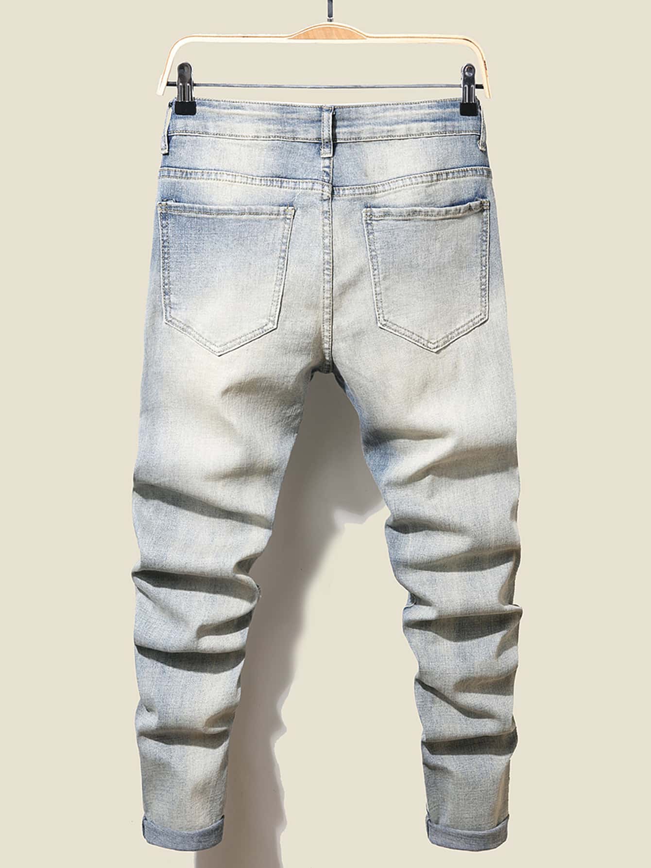 Manfinity uomo Jeans strappati dipingere Drip e con stampa pennellate - Lavaggio chiaro - Visualizzare 2