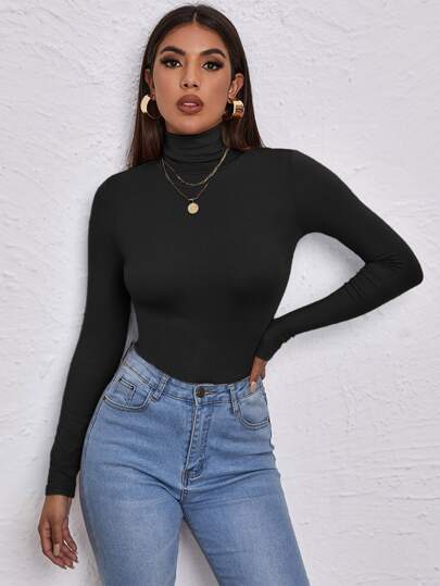 EURMUSE High Neck Form Fitted Tee