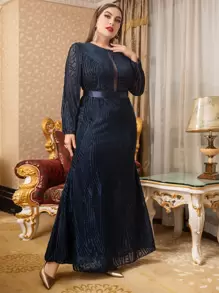 Modelyn Vestito taglia curvy con inserti in rete e motivo geometrico