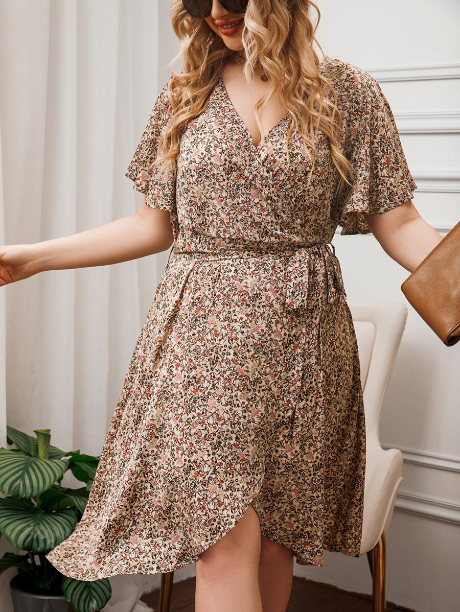 Mulvari 大碼碎花蝴蝶袖圍裹繫腰帶洋裝