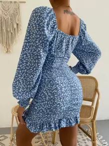 SHEIN Privé Vestido ajustado floral de manga farol fruncido bajo con fruncido - Azul y blanco - Ver 2