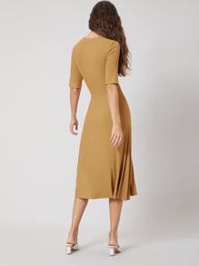 MOTF PREMIUM 竹纖維扭結連衣裙 - 駝色 - 查看 2