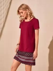 EMERY ROSE Vestido con estampado geométrico