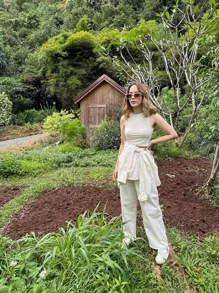 SHEIN Unity เสื้อกล้าม ตัวสั้น ไม่มีลวดลาย - สีครีม/สีเบจ - ดู 7