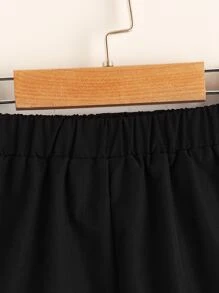 SHEIN 男孩補丁細節翻蓋口袋短褲