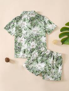 小男童熱帶圖案襯衫和短褲