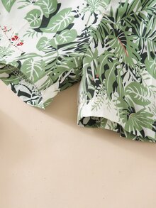 小男童熱帶圖案襯衫和短褲