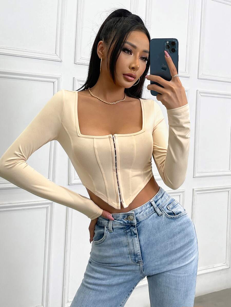 SHEIN SXY 鉤眼扣不對稱下擺短款T恤 - 杏色 - 查看 1
