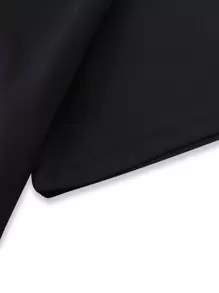 Manfinity 男士雕塑和字母圖案弧形下擺T恤 - 黑色 - 查看 3