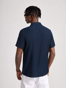 Manfinity 男士紋理質感前紐扣襯衫 - 藏蓝色 - 查看 2