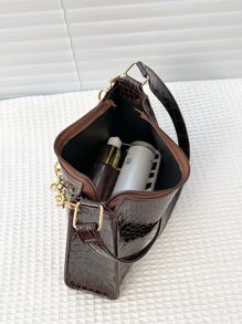 Bolso baguette con cocodrilo en relieve con cadena - Café integral - Ver 5