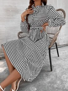 Mulvari Houndstooth Print Puff Sleeve Belted Dress - Black and White - View 4