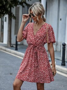 SHEIN LUNE 小碎花蝴蝶袖繫腰帶洋裝