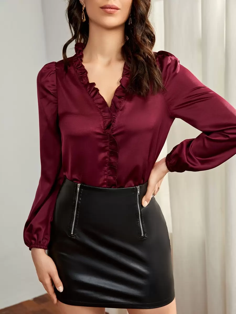 SHEIN Privé V領荷葉邊緞面襯衫