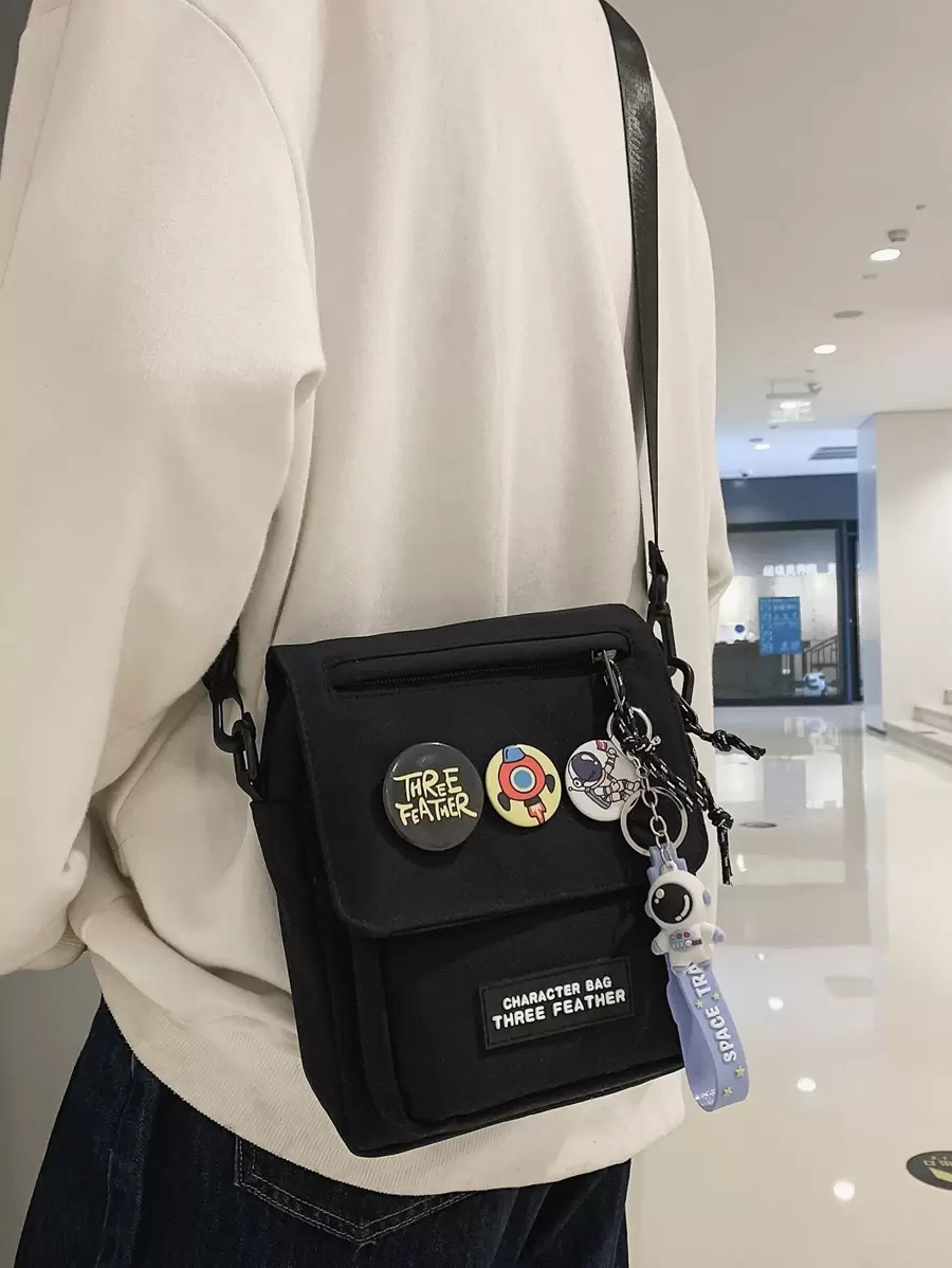 High School Students University Freshman Multifunctional Sling Bag Shoulder Bag Casual Bag Mini Men Cartoon Badge Decor Crossbody Bag, Handbag Schoolbag For Travel, College, Outdoors Commute Stylish Portable Sling Bag For Man Bag Cross Body Bag Side Bag School Supplies Fall Messenger Bag For Man Cylinder Bag Old Money Halloween Christmas Gifts For Men Scream Men Bag For Men Winter - Black - View 1