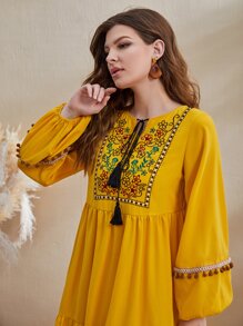 Al Najma 花卉刺繡繫帶領燈籠袖連衣裙 - 芥末黃 - 查看 4