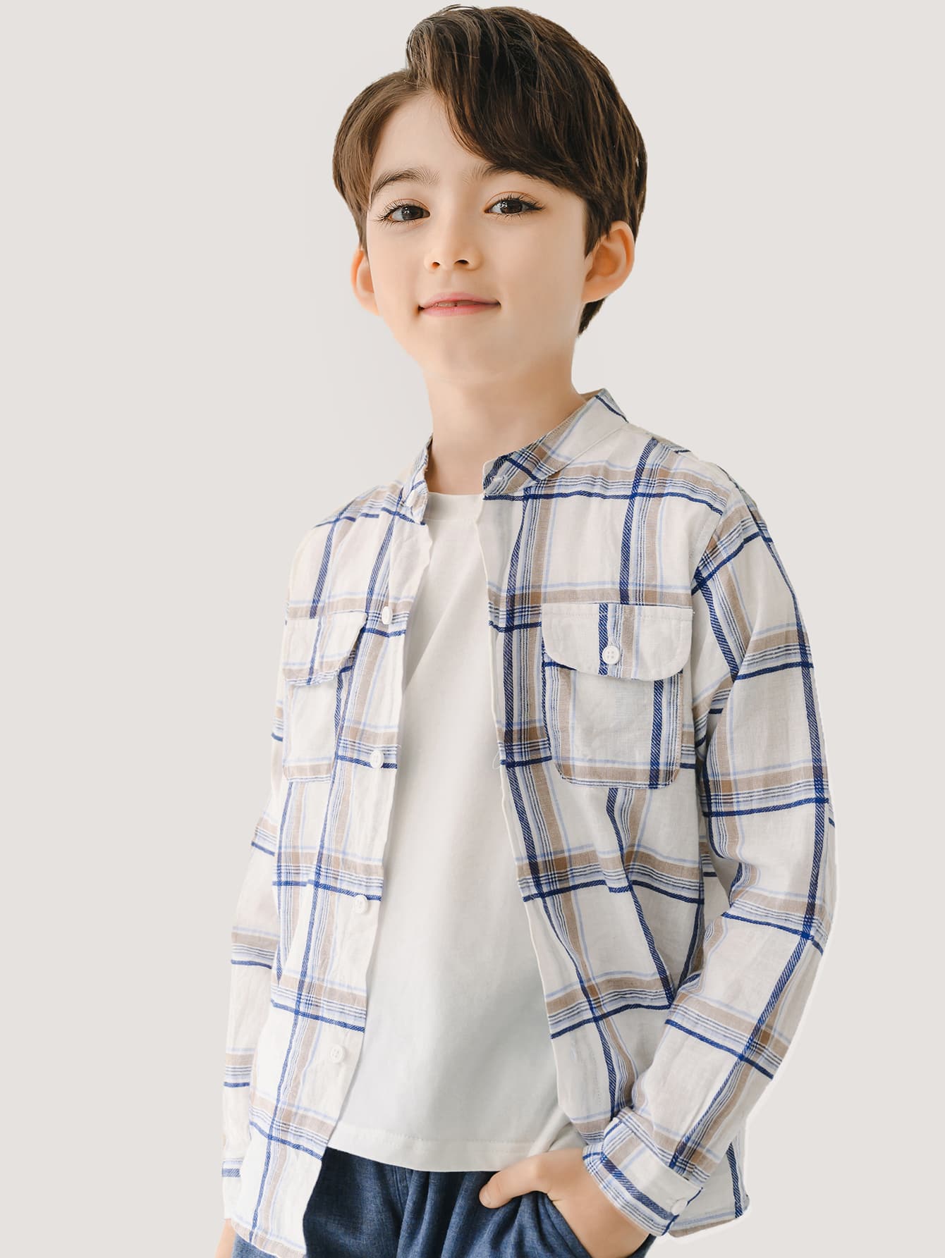 男孩格紋翻蓋口袋襯衫