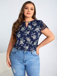 SHEIN Clasi 大碼鎖眼領口花卉圖案上衣 - 彩色 - 查看 1