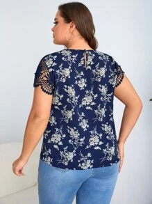 SHEIN Clasi 大碼鎖眼領口花卉圖案上衣 - 彩色 - 查看 2