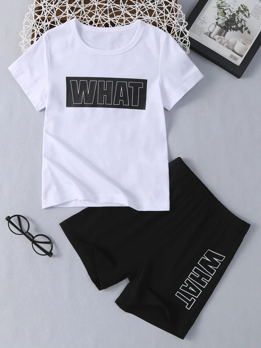 SHEIN 2 chiếc Áo thun cotton in hình cậu bé trẻ tuổi và bộ quần short in tiếng Anh màu trơn, mùa xuân/hè - Đen và trắng - Xem 1