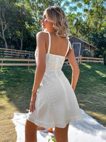 SHEIN Unity 網眼刺繡肩上打結緊身吊帶連衣裙 - 白色 - 查看 2