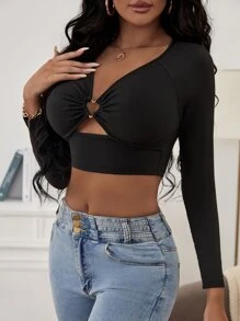 Zolique Heart Ring Linked Crop Tee - Black - View 4