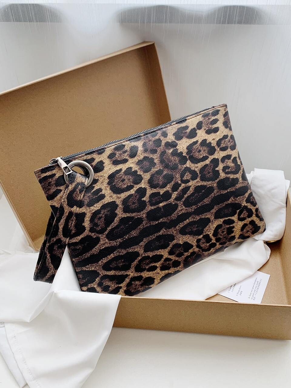 Leopard Pattern Envelop Purse, Classic Faux Leather Crossbody Bag, Bag Suitable For Shopping Dating Work Evening Bag,Dinner Bag Glamorous,Elegant,Exquisite,Quiet Luxury Leopard Clutch Bag For Party Girl,Woman,Bride Perfect For Party,Dinner/Banquet,For, Leopard Print Bag