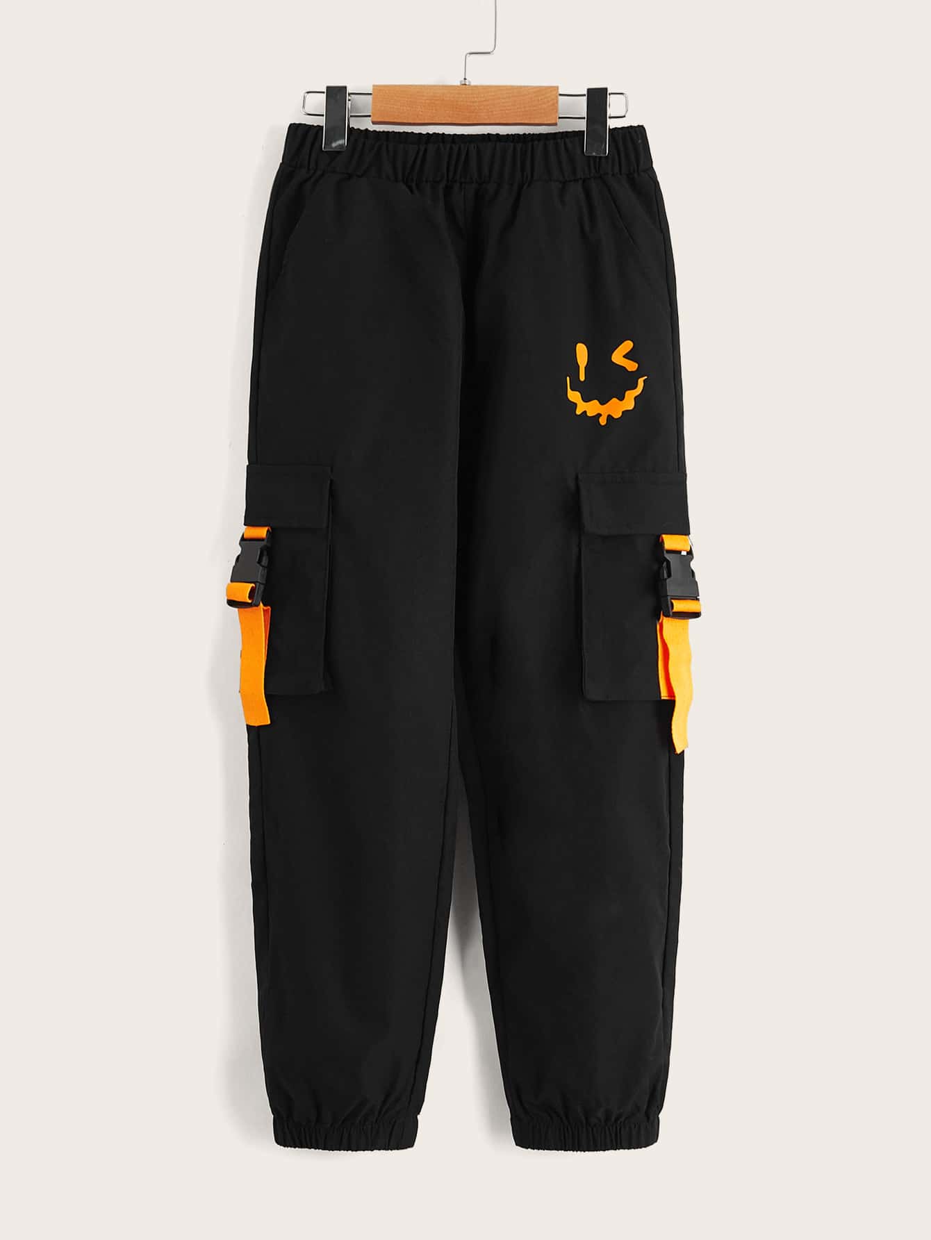 SHEIN 男孩卡通臉圖案搭扣帶工裝褲 - 黑色 - 查看 1