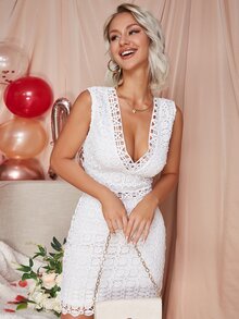 Eilly Bazar Plunging Neck Guipure Lace Bodycon Dress - White - View 5