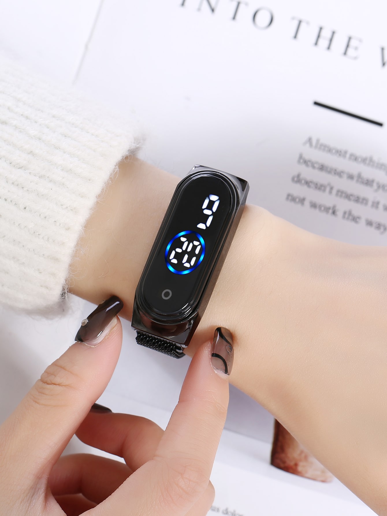 Magnetic Mesh Strap Oval Electronic Watch | SHEIN ASIA