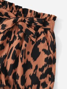 SHEIN 女孩滿版印花吊帶上衣和紙袋腰附腰帶短褲套裝 - 彩色 - 查看 3