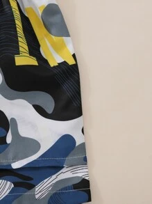 SHEIN 男童字母和迷彩打印t恤和短褲