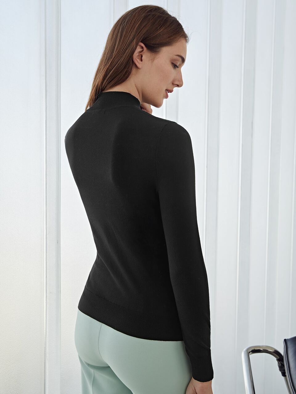 VISCOSE KEYHOLE SWEATER