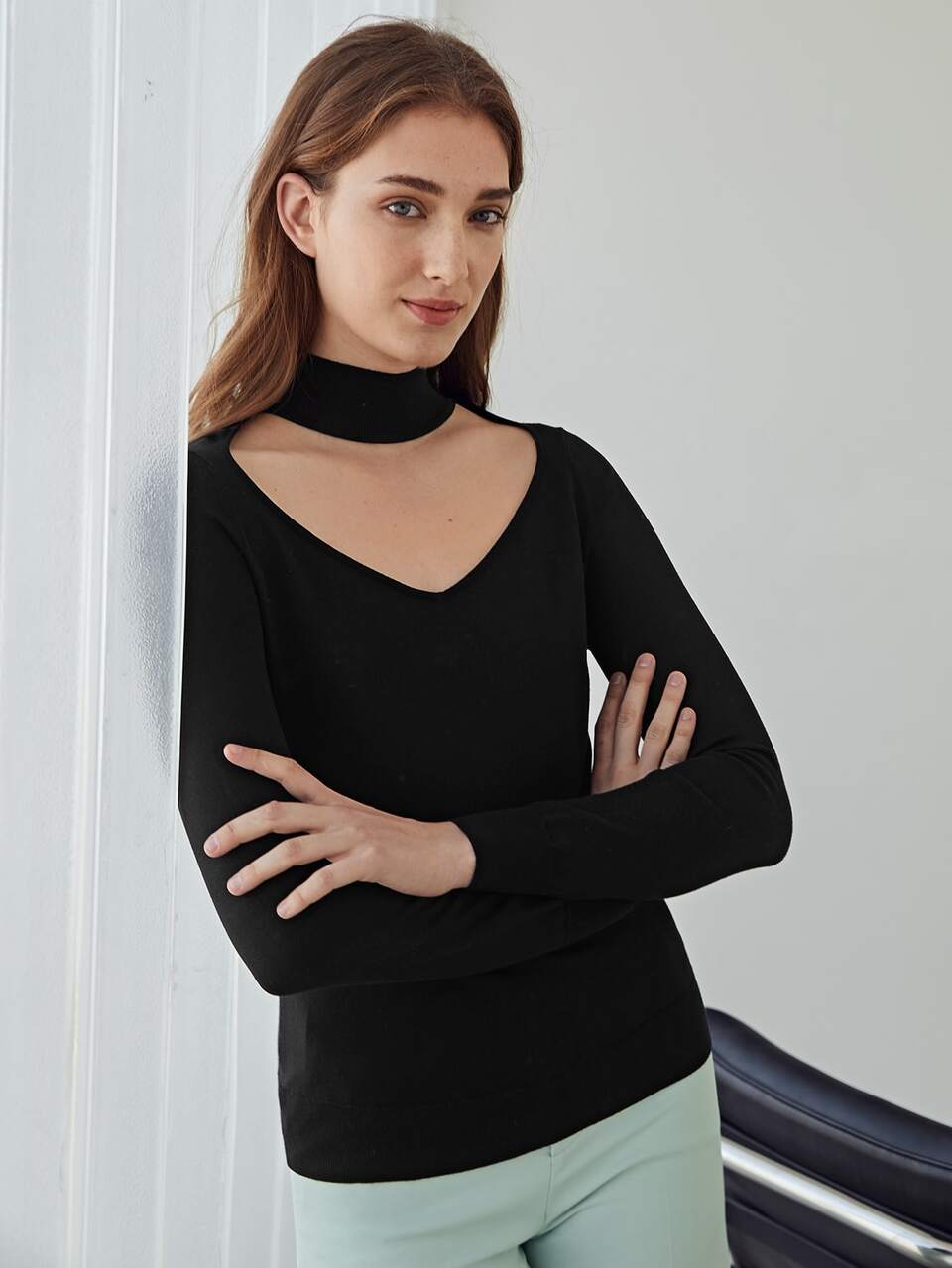 VISCOSE KEYHOLE SWEATER