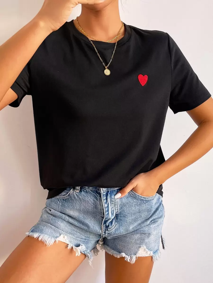 EURMUSE Heart Embroidery Round Neck Tee - Black - View 1