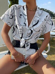 Blusa al azar arte de línea de cara con estampado - Blanco y Negro - Ver 3