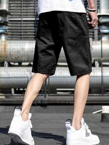 Manfinity 男士補丁細節斜口袋短褲 - 黑色 - 查看 2