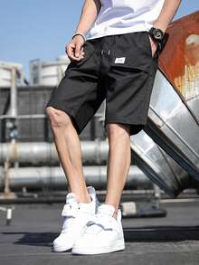 Manfinity 男士補丁細節斜口袋短褲 - 黑色 - 查看 3