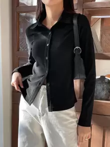 DAZY Áo sơ mi tay dài họa tiết cài nút trơn dành cho nữ - màu đen - Xem 1