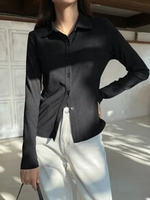 DAZY Áo sơ mi tay dài họa tiết cài nút trơn dành cho nữ - màu đen - Xem 5