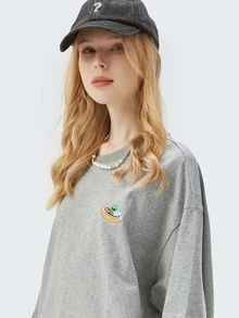 1 pieza Camiseta de hombros caídos con estampado de extraterrestre - Gris Claro - Ver 5