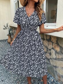 Allover Floral Print Butterfly Sleeve Dress - Black and White - View 3