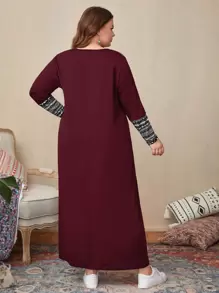 EMERY ROSE Plus Geo Print V Neck Long Sleeve Dress