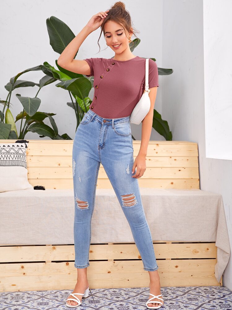 SHEIN Essnce 紐扣細節羅紋針織緊身t恤 - 紅木色 - 查看 4