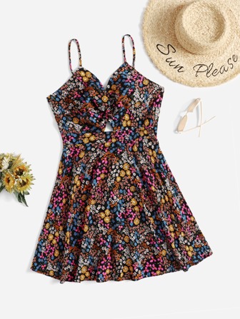 مقاس كبير فستان كامي بطباعة أزهار بتفاصيل مطوي